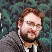Professeur à distance, donne des cours en informatique et développement.